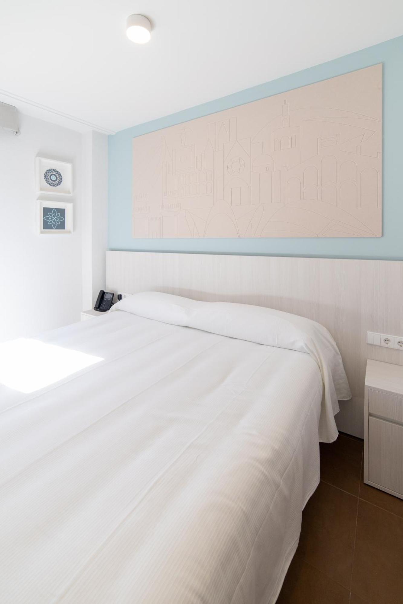Hotel Alkazar Valencia Luaran gambar