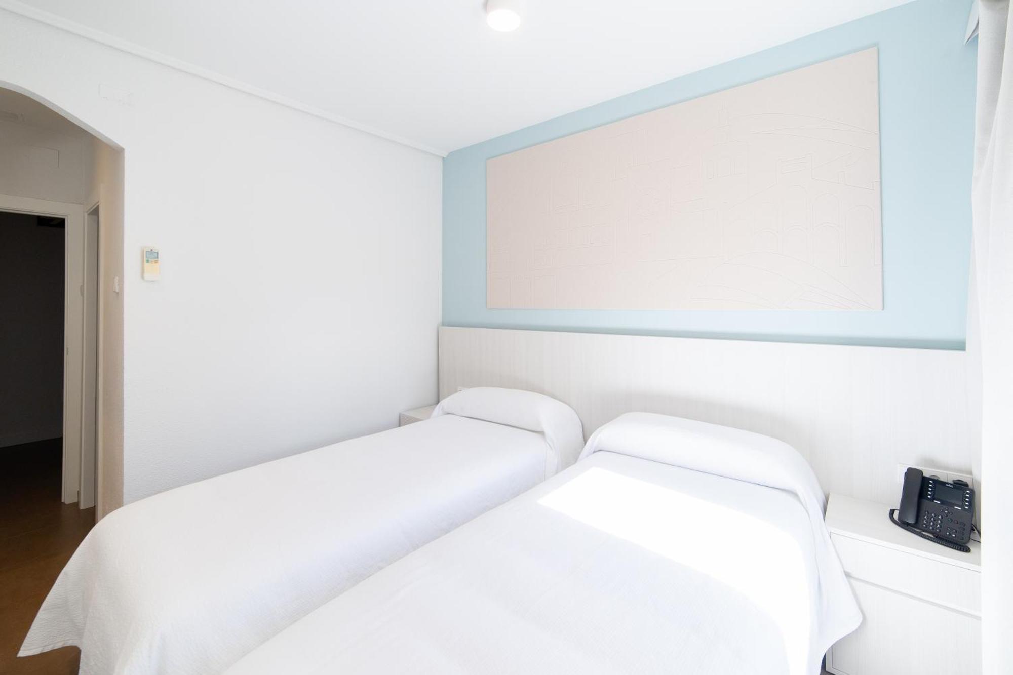Hotel Alkazar Valencia Luaran gambar