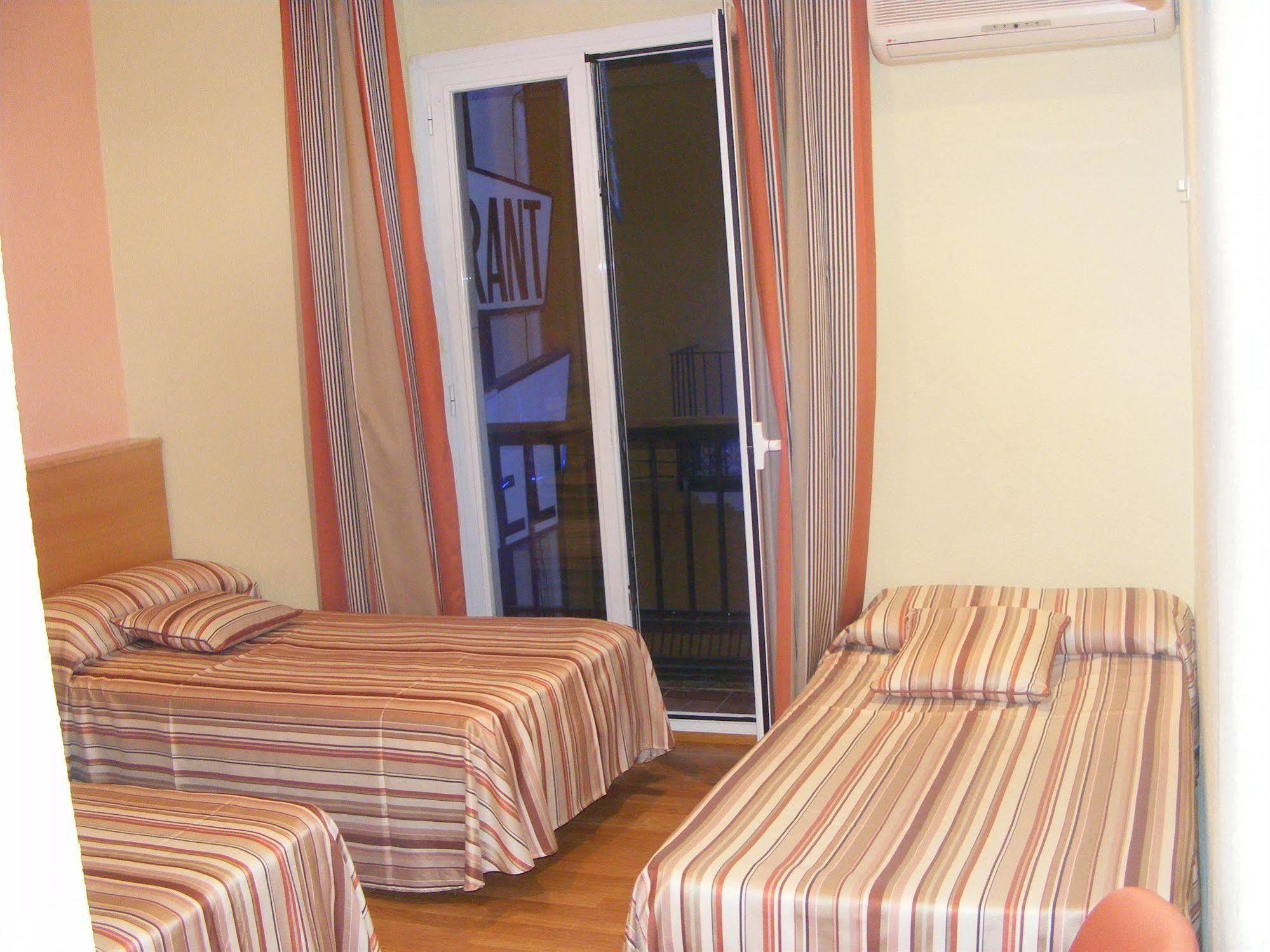 Hotel Alkazar Valencia Luaran gambar