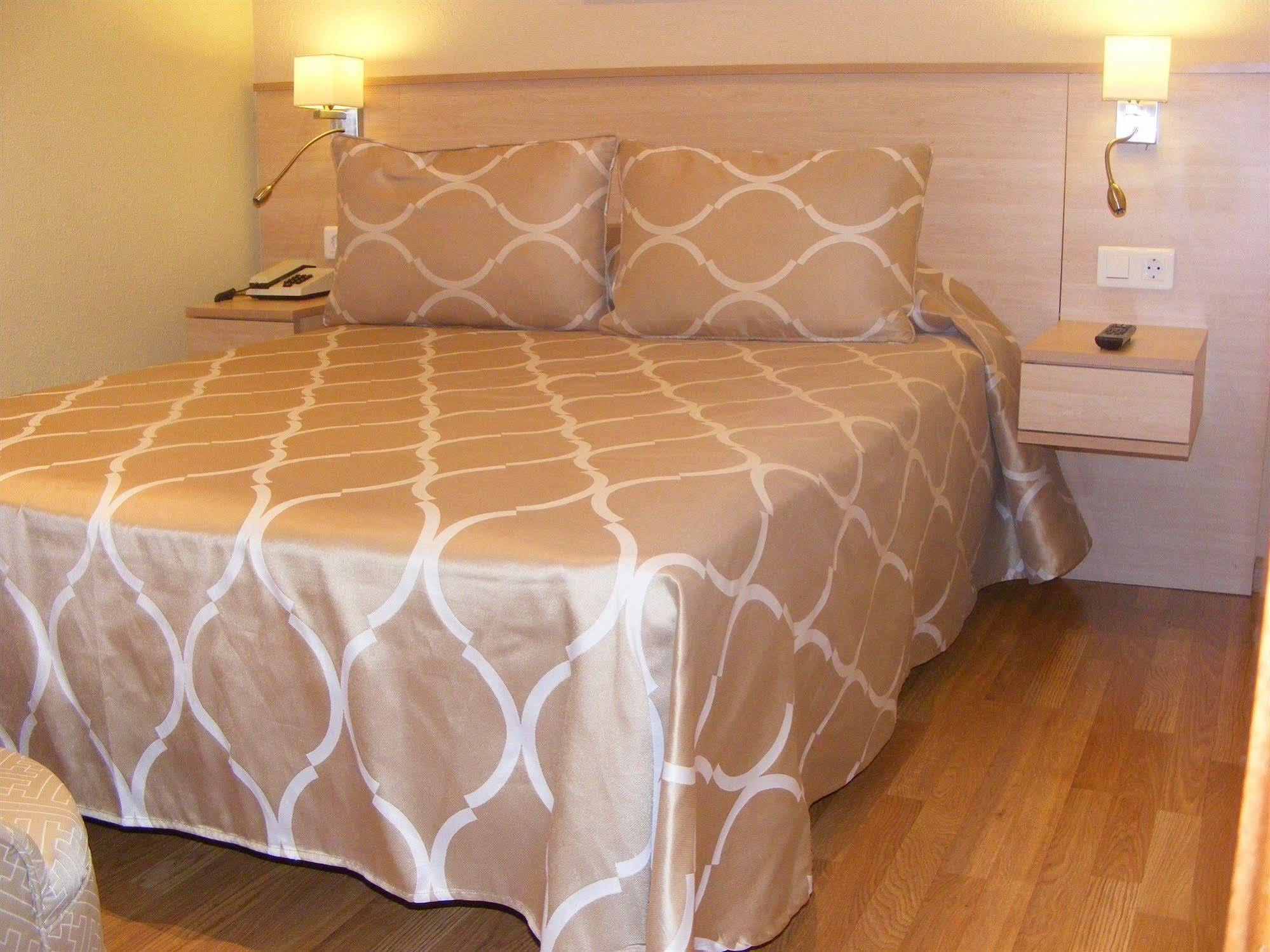 Hotel Alkazar Valencia Luaran gambar
