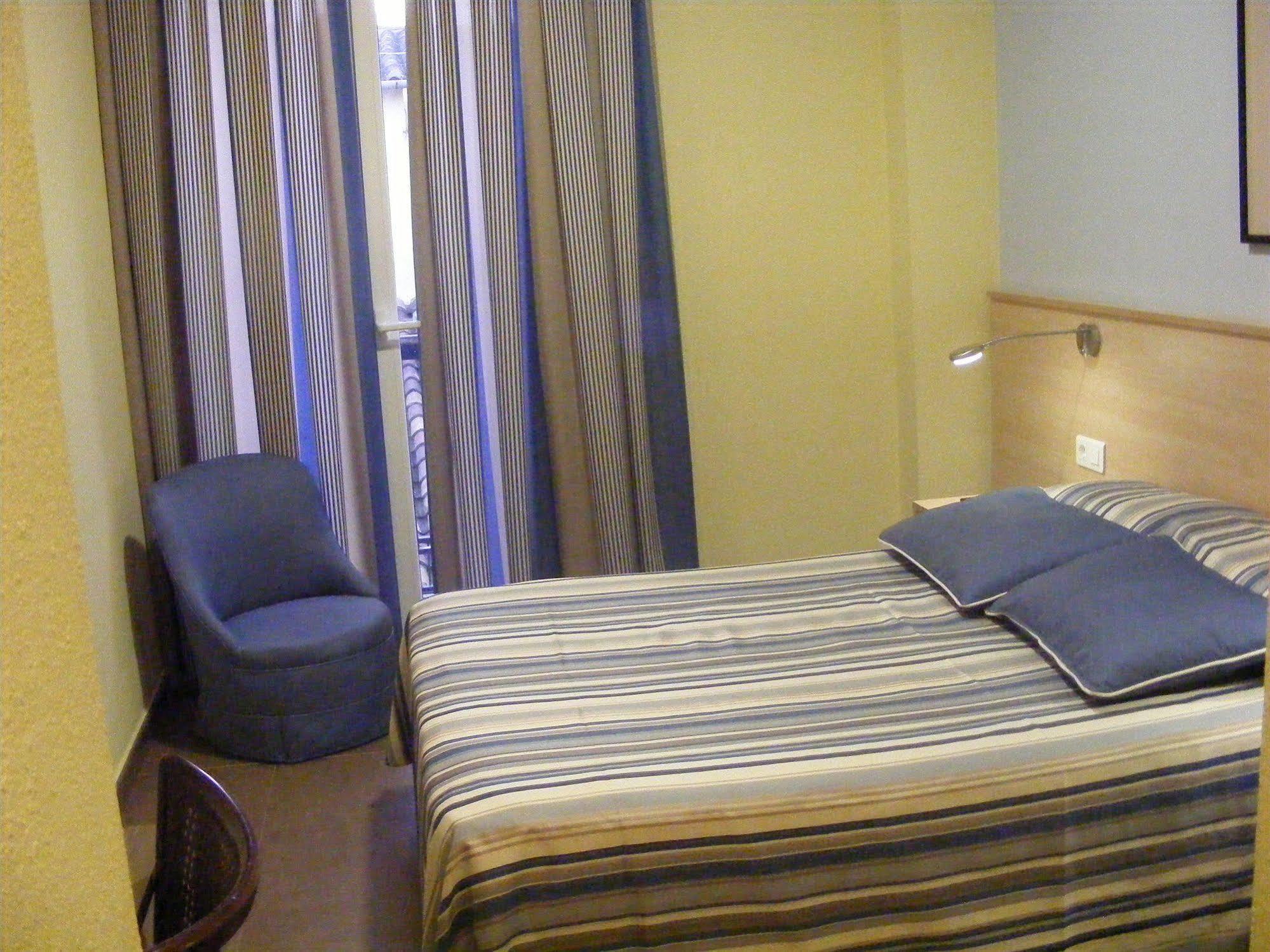 Hotel Alkazar Valencia Luaran gambar